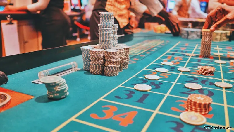 Zlate mince a zetony